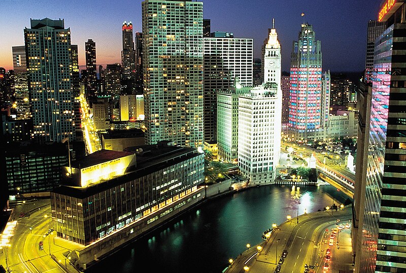 File:DowntownChicagoILatNight.jpg