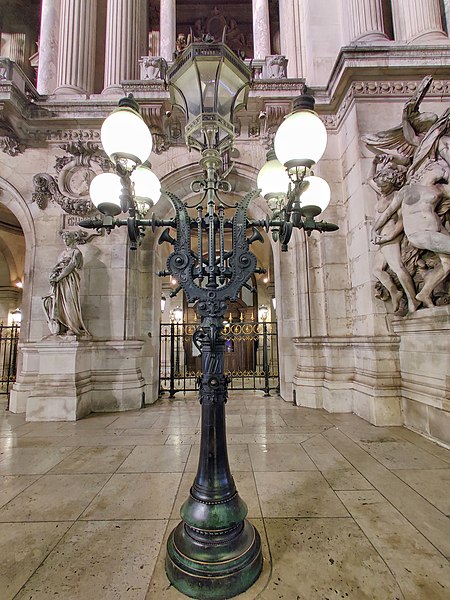 File:Exterior-light-garnier.jpg