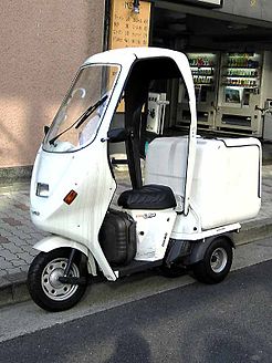 Honda Gyro UP with accessory roof and box