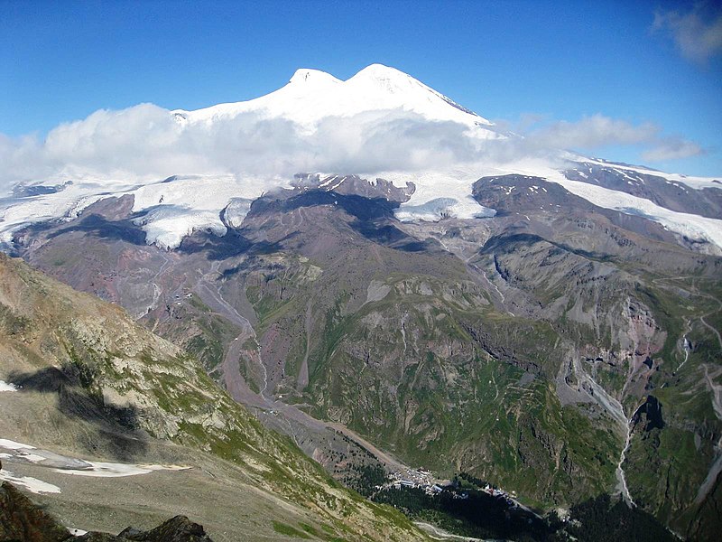 Файл:Mt. Elbrus in Russia.jpg