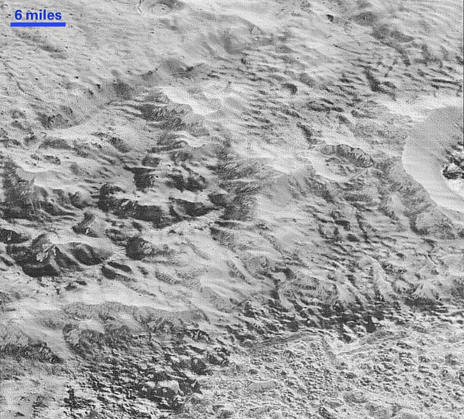 File:PIA20199-Pluto-Mountains-NearSputnikPlanum-20150714.jpg