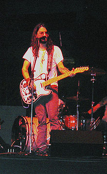 Jennings performing in 2006