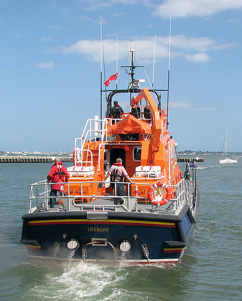 File:Lifeboat.stern.17-31.arp.jpg