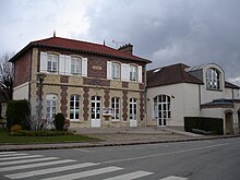 Mairie de Longnes.jpg