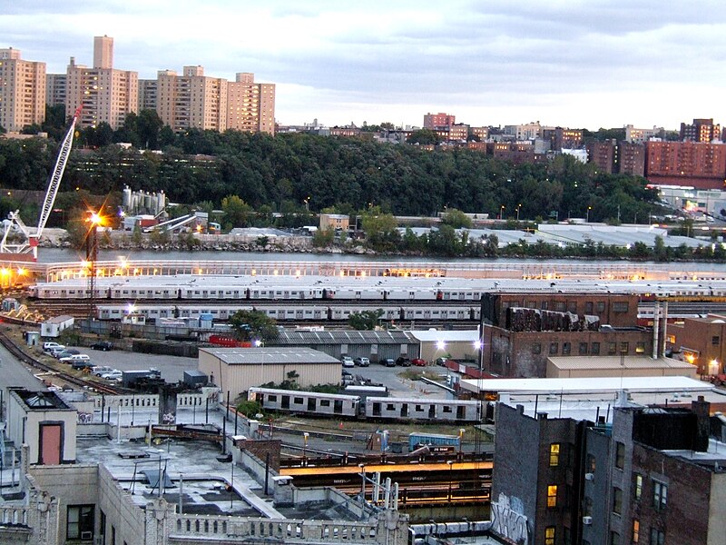 File:NYCS 207th St Yard.jpg