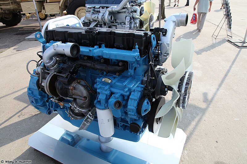 Файл:YaMZ-53642 engine.jpg