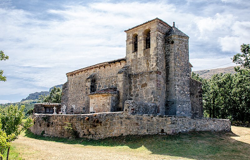 Archivo:Agosto-2020-valtierra-de-albacastro-a-iglesia.jpg