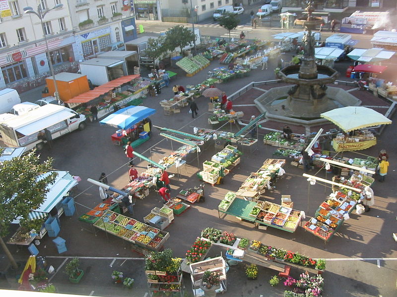 File:Cherbourg- place du marché.JPG