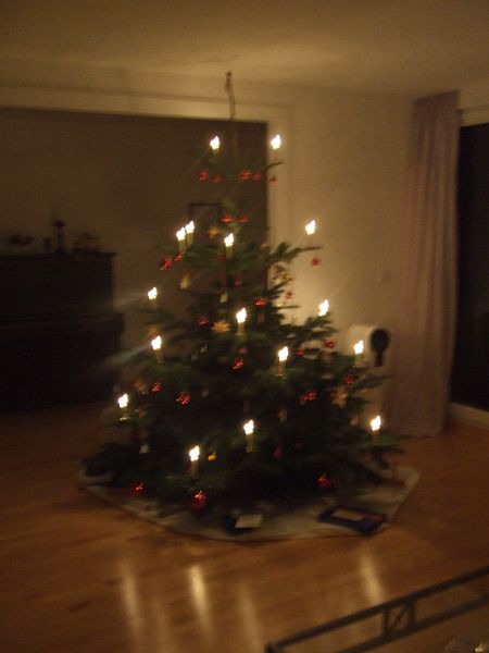 File:Christmastree.jpg