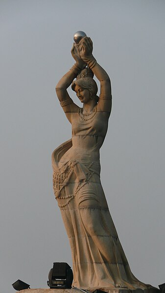 File:Fisher Girl Zhuhai 16.JPG