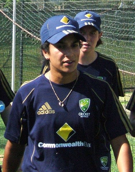 File:Lisa Sthalekar 3.jpg