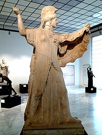 Atenea Prómacos del tablinio, réplica de una figura arcaica griega.