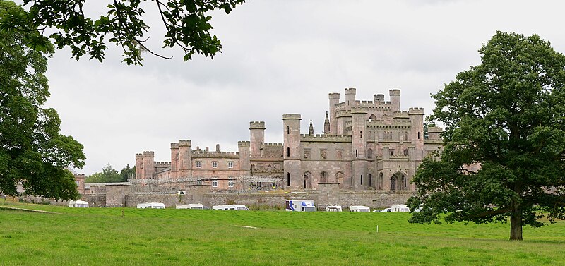 Файл:LowtherCastle.jpg