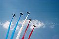 Formación de los Red Arrows en el Farnborough.