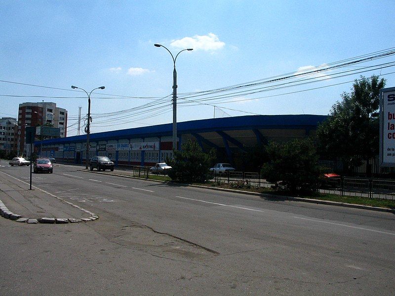 File:Bz stadium gloria.jpg