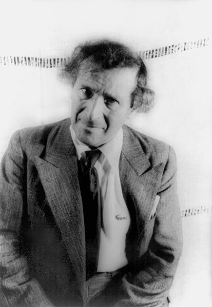 Файл:Marc Chagall 1941.jpg