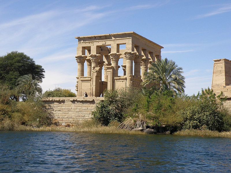 Файл:Aswan Philae temple pavilion.jpg