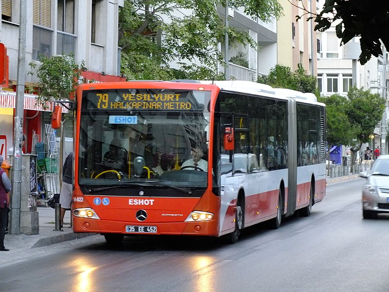 File:ESHOT Mercedes Connecto.jpg