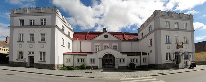 File:Kulturhaus, ehem. Volksheim.jpg