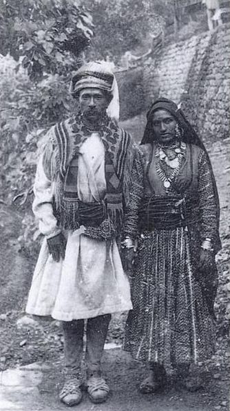 File:Gaddi Couple 1940.jpg