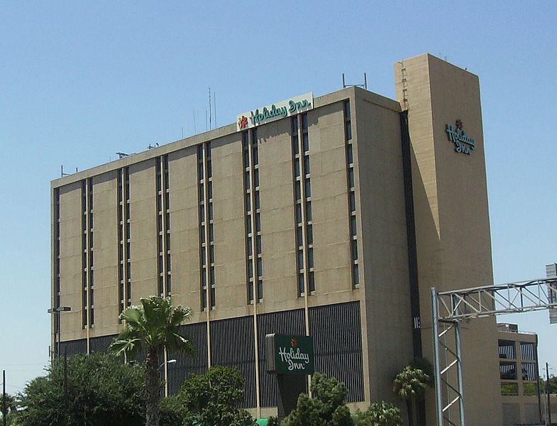 File:Holiday Inn Laredo.JPG