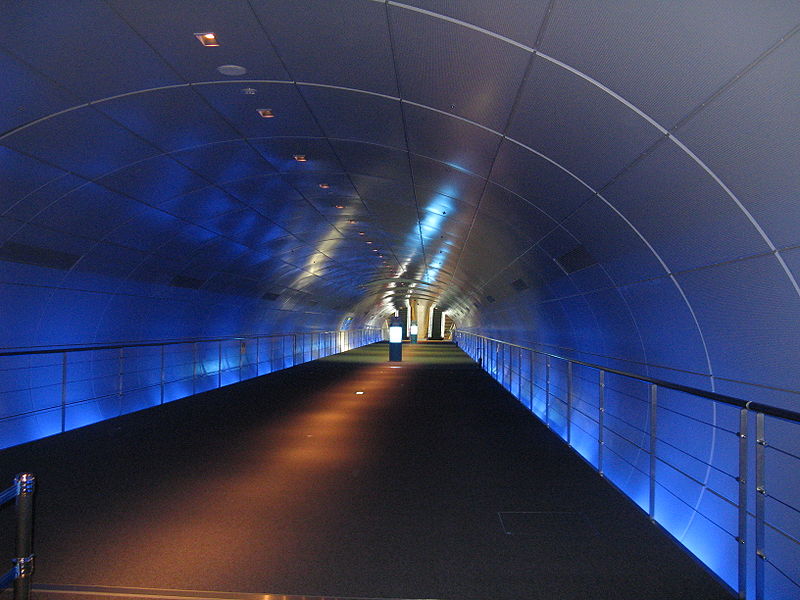 File:Osaka Maritime Museum Tunnel.jpg