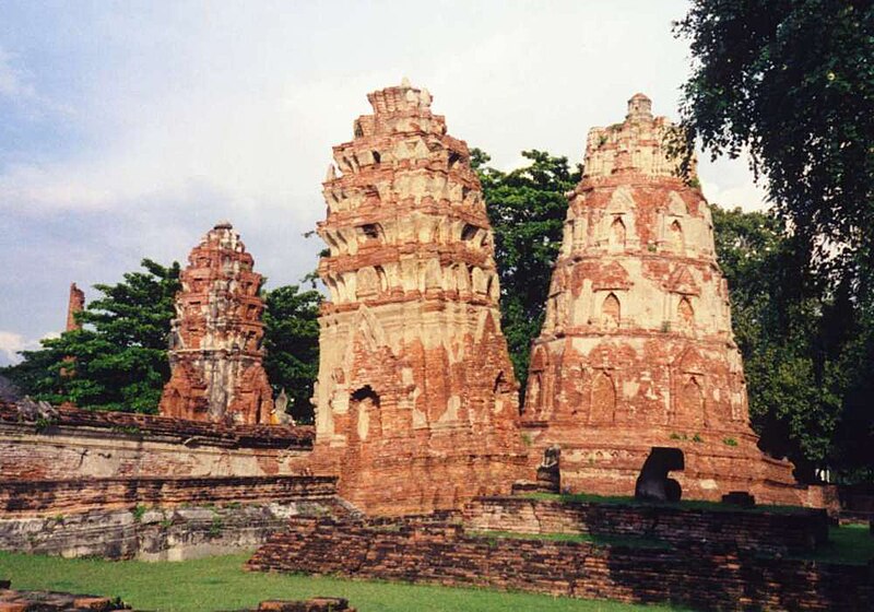 Archivo:Ayutthaya Wat Mahatat.jpg