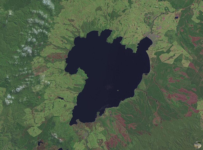 File:Lake taupo landsat.jpg