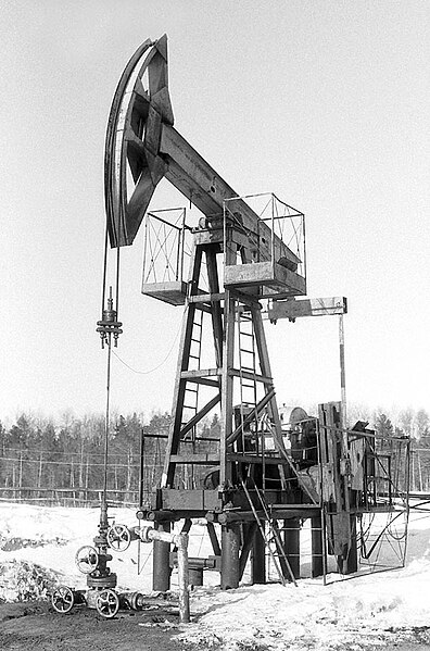 Файл:Petroleum drill Surgut Russia.jpg