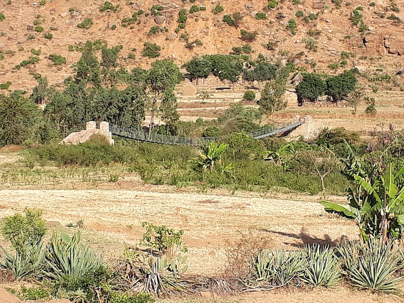 File:Rubaksa footbridge2.jpg