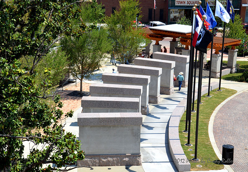 File:SS Courthouse Veterans.jpg