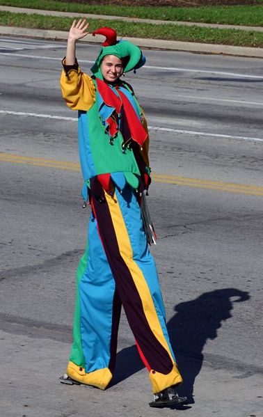 File:Stiltwalker parade 2004.jpg