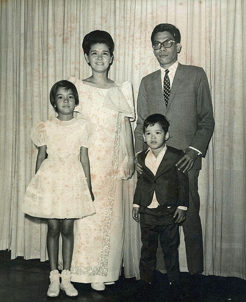 File:Gimo Family 1969.jpg