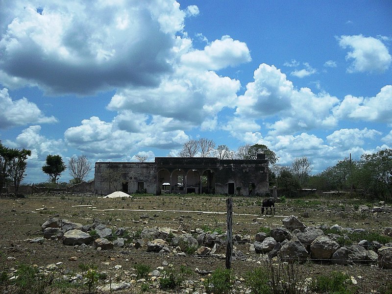 Archivo:Kambul (Motul), Yucatán (01).jpg