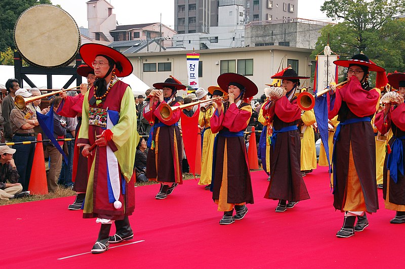 Файл:Korean.Music-Parade-01.jpg