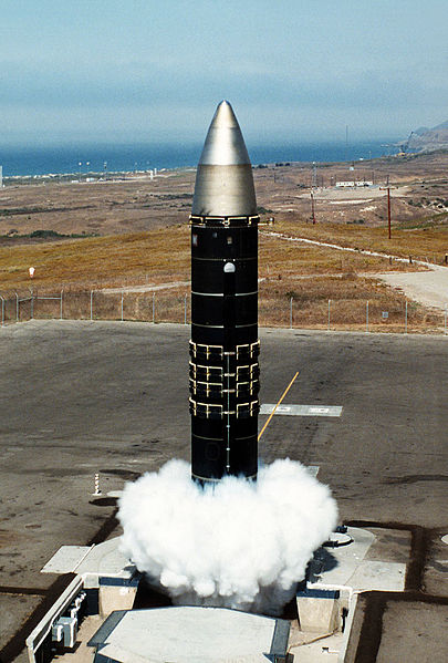 Файл:Peacekeeper missile.jpg