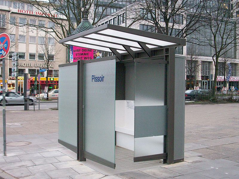 File:Pissoir Spielbudenplatz 003.jpg