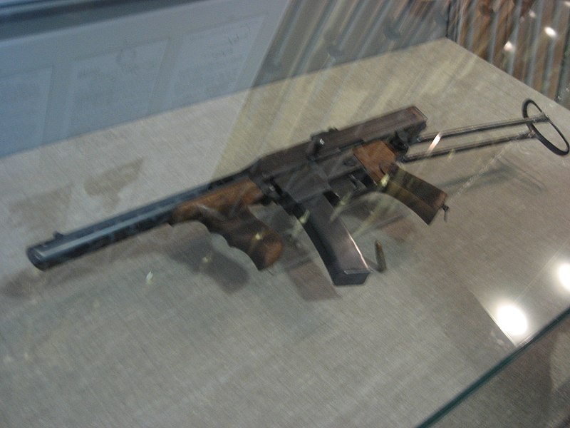 File:AK-SMG-1942.jpg