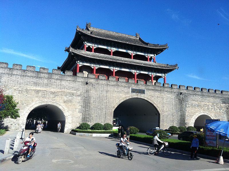 File:Daliang City Gate.jpg