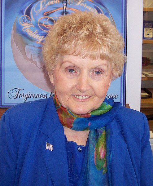 Файл:Eva Mozes Kor.jpg