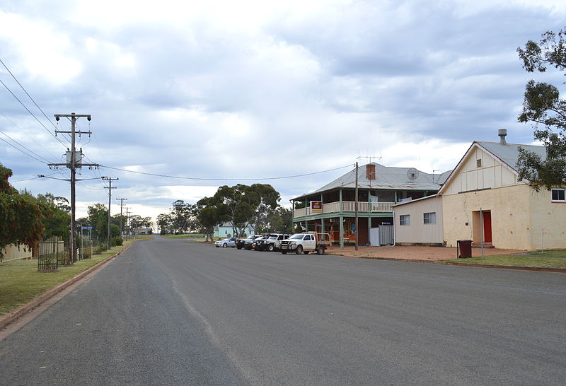 File:Fifield Main Street 002.JPG