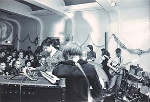 Stereolab performing in London (1994)