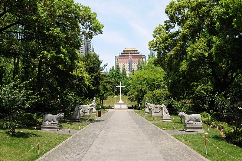 File:The tomb of Xuguangqi.jpg