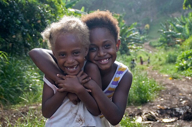 Файл:Two Vanuatu girls.jpg