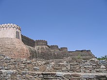 Built during the course of the 15th century by Rana Kumbha, the walls of the fort of Kumbhalgarh claimed to be the one of the longest continuous wall.