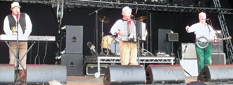 File:Wurzels.JPG