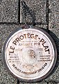 A household heat spreader for cooking on gas stoves, made of asbestos (probably 1950s; "amiante pur" is French for "pure asbestos")