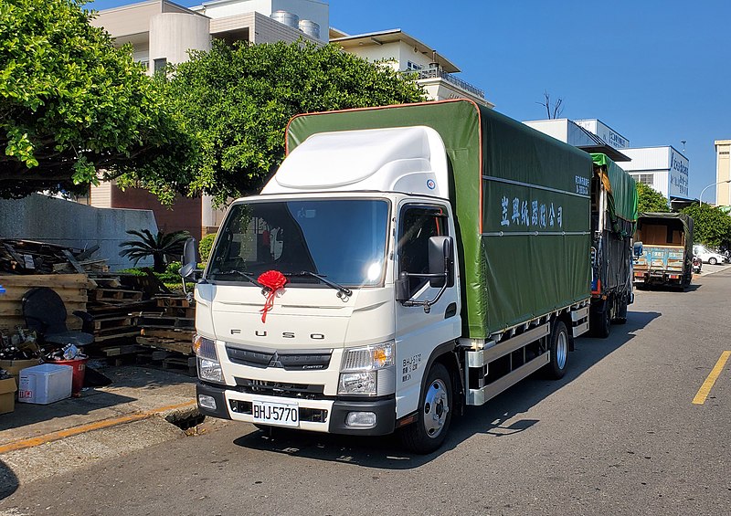 File:Fuso Canter.jpg