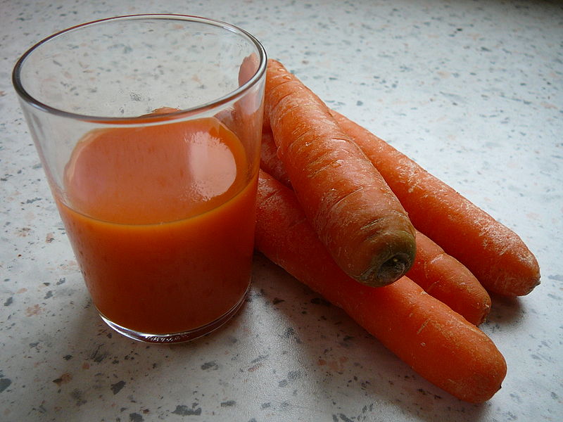 File:GlassOfJuice and carrots.JPG