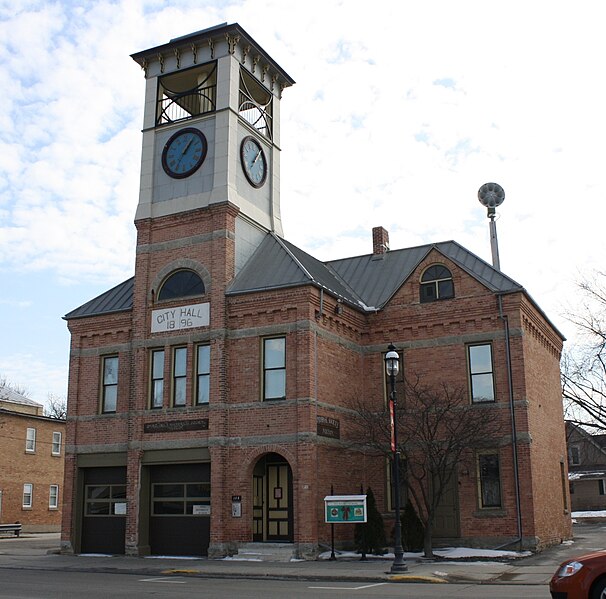 File:OmroVillageHallAndEngineHouseWIS21WIS116.jpg